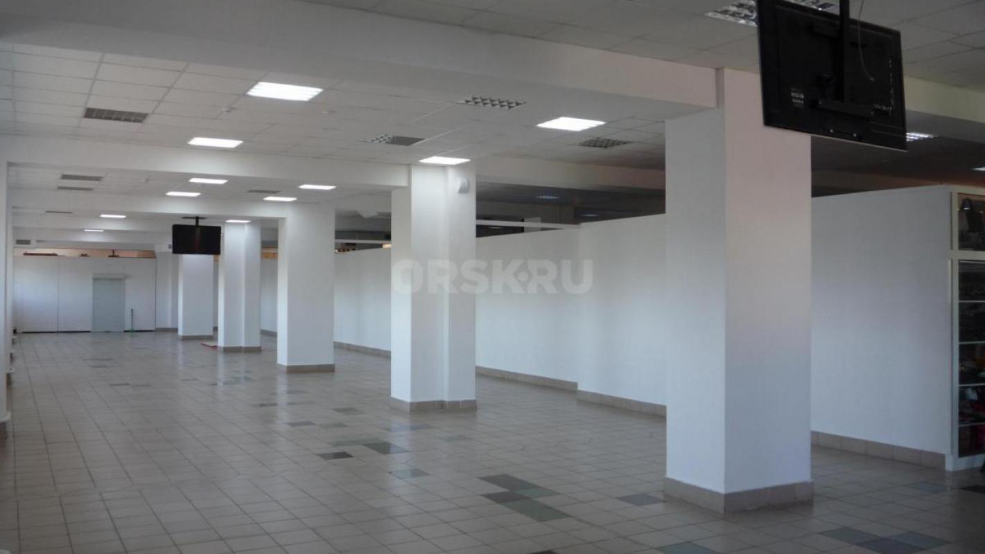 Сдается помещение в центре деловой жизни г Медногорска - в тц Скала. - Медногорск