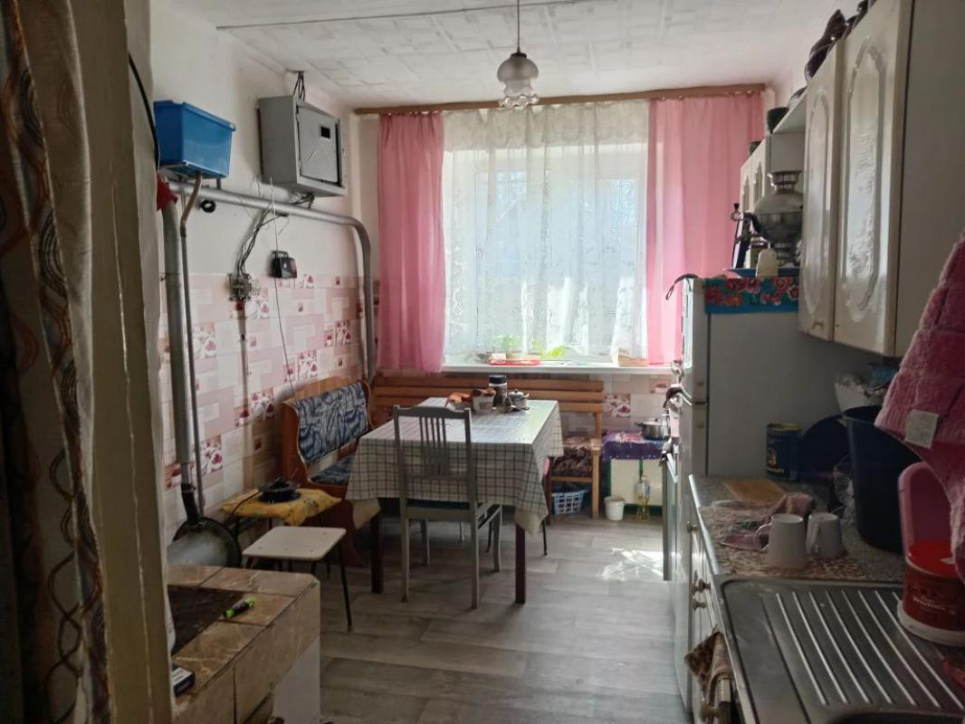 Продам дом (дом на двух хозяев), баня, сарай, большой участок в доме погреб, отопление электр.(380в) - Орск