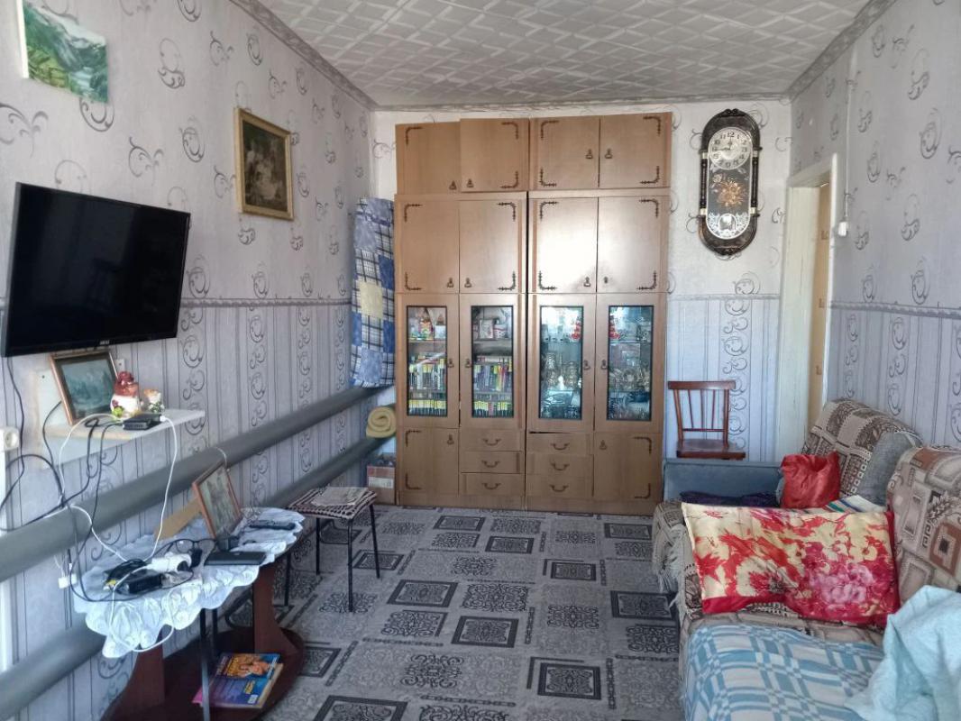 Продам дом (дом на двух хозяев), баня, сарай, большой участок в доме погреб, отопление электр.(380в) - Орск