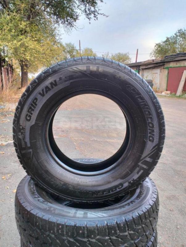 Продам комплект зимних шин 225/75 16С. - Орск