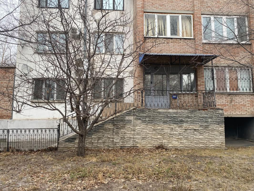 Продам нежилое помещение в центре города, по ул. - Новотроицк