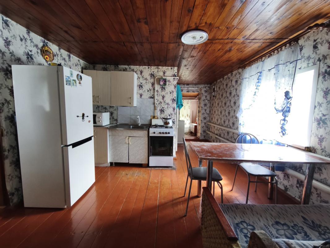 🏠 Продаётся отдельно стоящий  кирпичный дом за городом 📍 Местоположение: посёлок Караванный, ул. - Караванный
