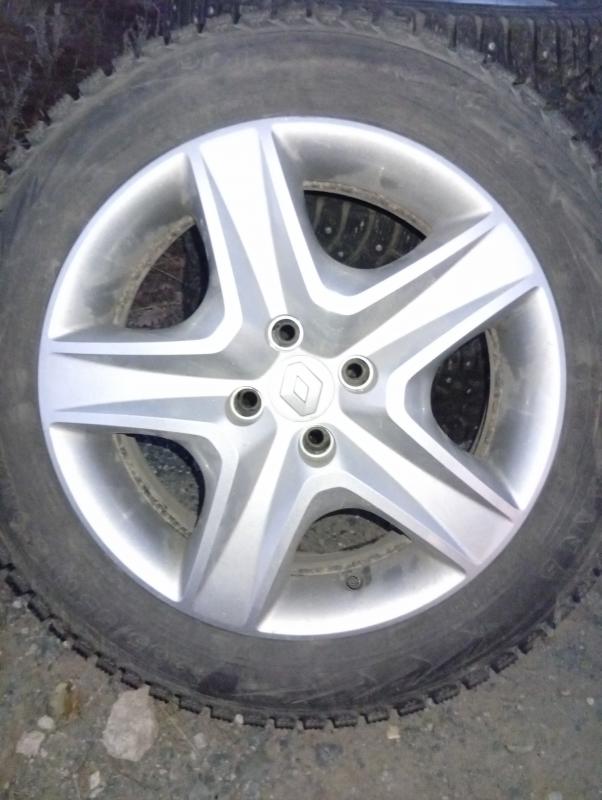 Продам не спеша зимние шипованные шины nordman 5 205/55R16 для Рено . - Гай