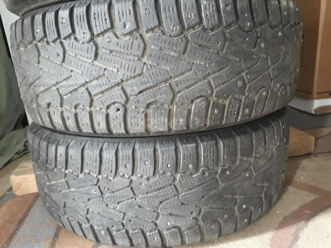 Зимние шины Pirelli 205/55 R16, без грыж и порезов, цена за комплект (цена одного баллона в магазине - Орск