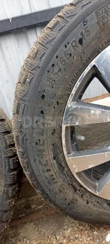 Продам комплект зимних шин Michelin X-Ice North 4     185 65 R15      4/100 - Не указан