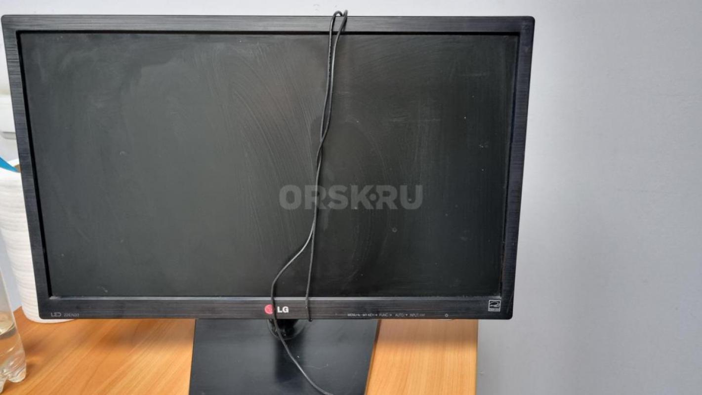 Продам:  монитор Samsung -3 тыс,
 Монитор LG - 3 тыс. - Орск