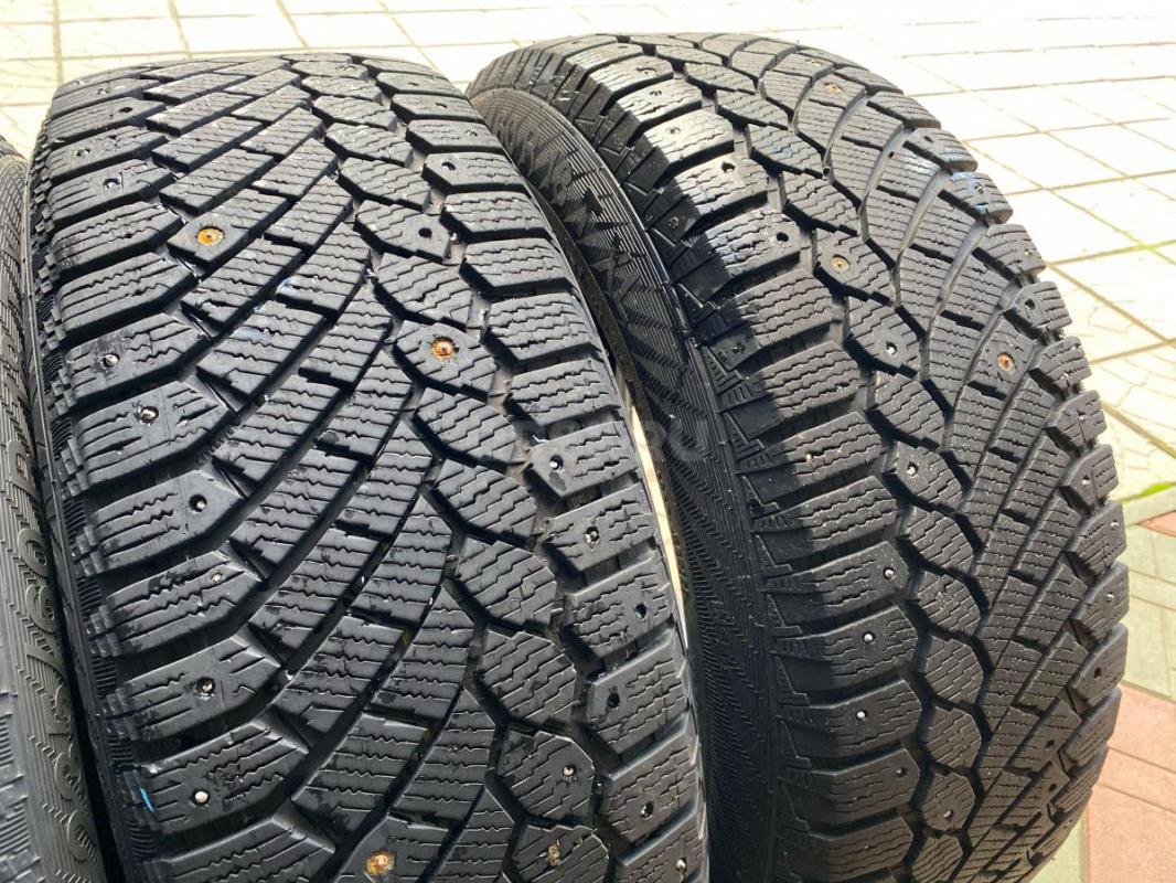 Продам 235/60 R18 комплект зимних шин Gislaved Nord Frost 200. - Орск