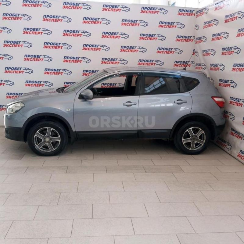 **Nissan Qashqai I Рестайлинг 2011 года**

Внедорожник с 5 дверьми и вариатором станет вашим верны - Орск