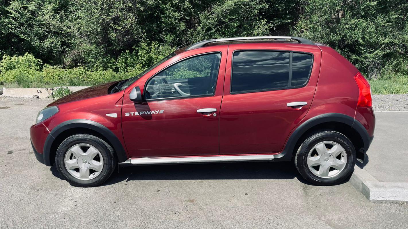 Продается Renault Sandero Stepway, 2012 года.
1 собственник 
Без ДТП 
По кузову все в родном окра - Новотроицк