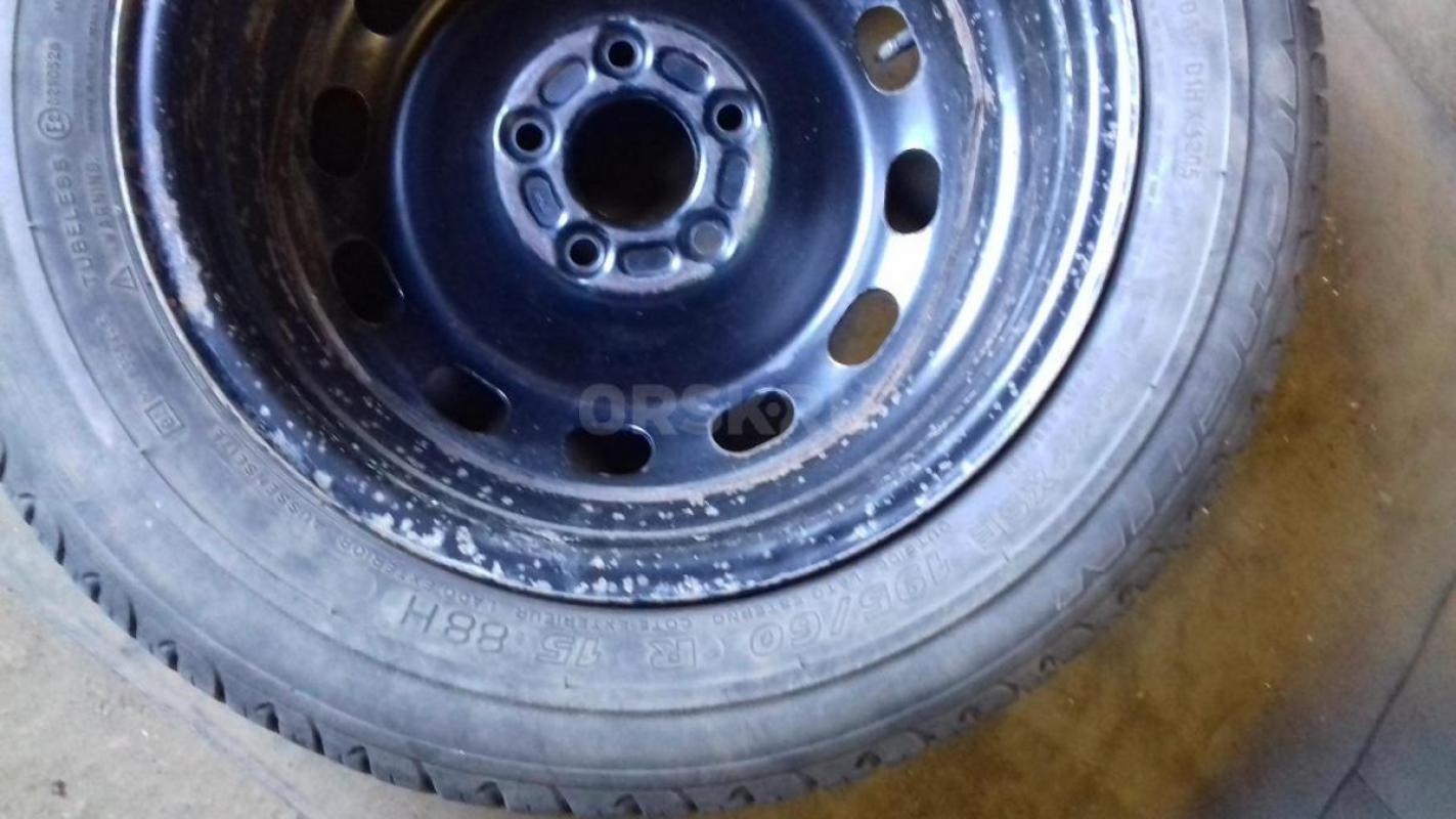 Продам колесо в сборе 195/60R15 88H Michelin Pilot Primacy ,  диск 6Jх15х52,5. (Ford Focus2) - Орск