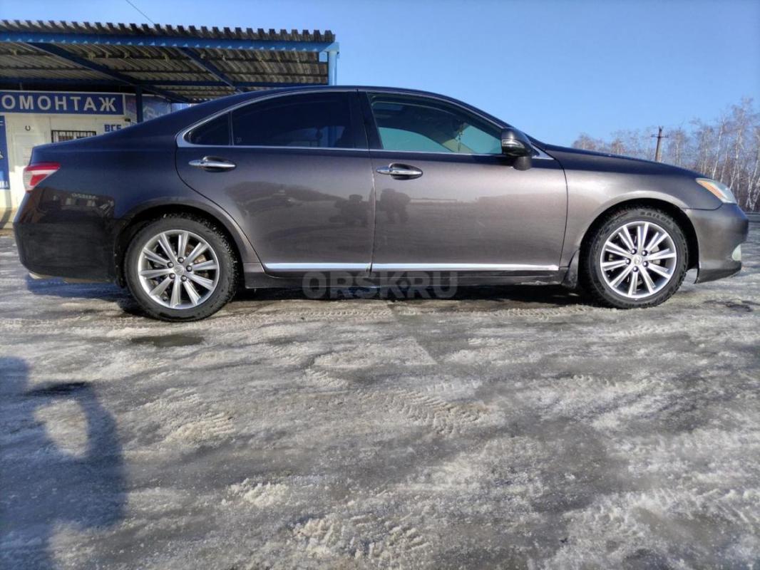 Продам Lexus ES 350 277 л/с 2012

В максимальной комплектации
Люк, панорамная крыша, климат контр - Гай