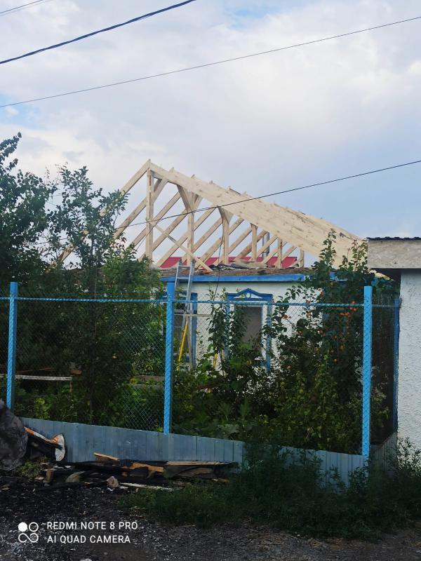 Бригада опытных строителей качественно и быстро выполнят:
Ремонт кровель, устранение протечек. - Новотроицк