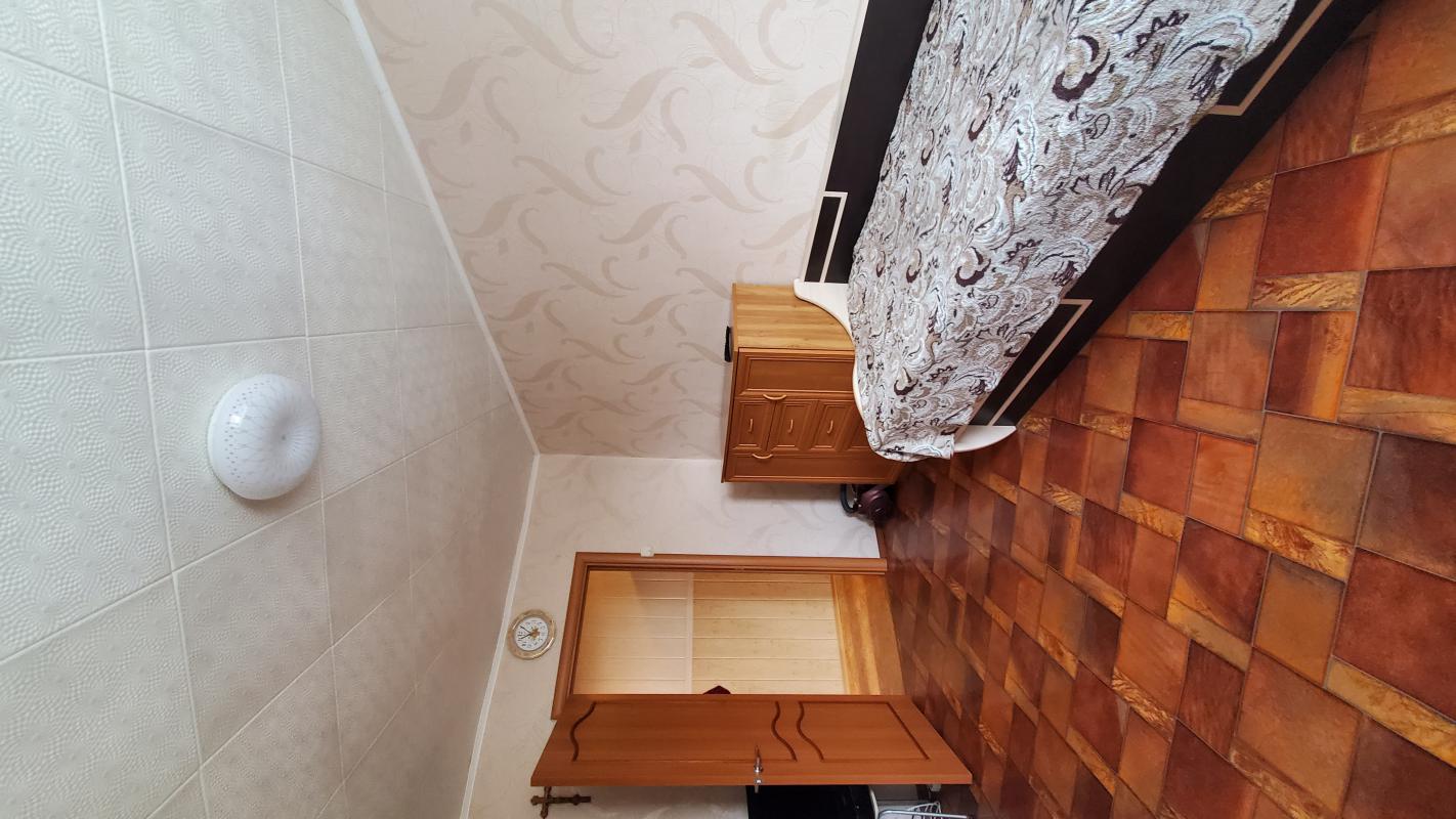 В продаже уютная 3-х комнатная квартира, по адресу Молодежная д 67 расположенная на 4 этаже с общей - Гай