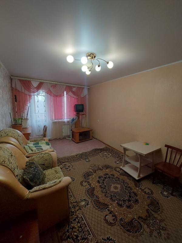 Продам двухкомнатную квартиру общей площадью 50м. - Новотроицк