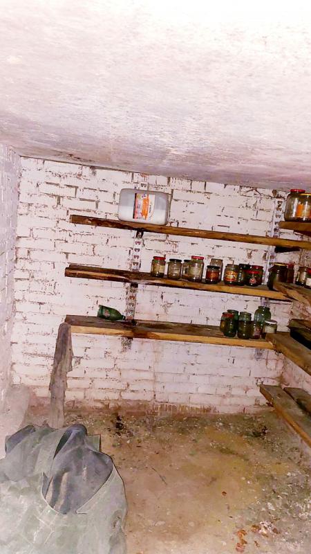 Продается гараж напротив ПИВЗАВОДА, как ехать в сторону Аккермановки по правую сторону от дороги. - Новотроицк