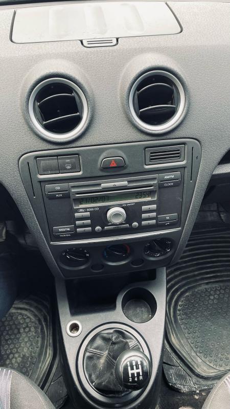 Продается Ford Fusion 2007 года

Комплектация :

- Электростеклоподъёмники.

- Аудио система.

- ABS - Новотроицк