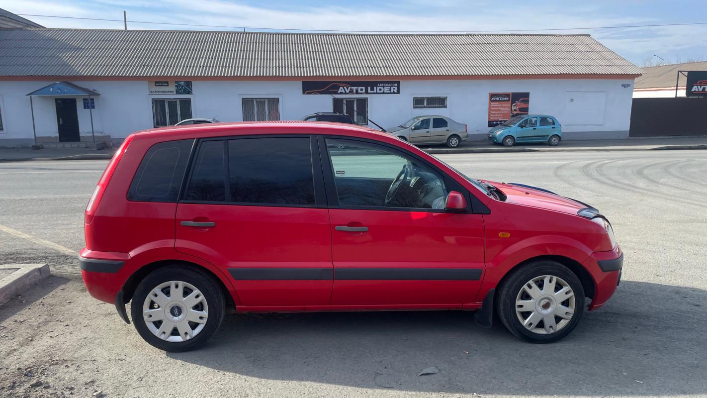 Продается Ford Fusion 2007 года

Комплектация :

- Электростеклоподъёмники.

- Аудио система. - Новотроицк