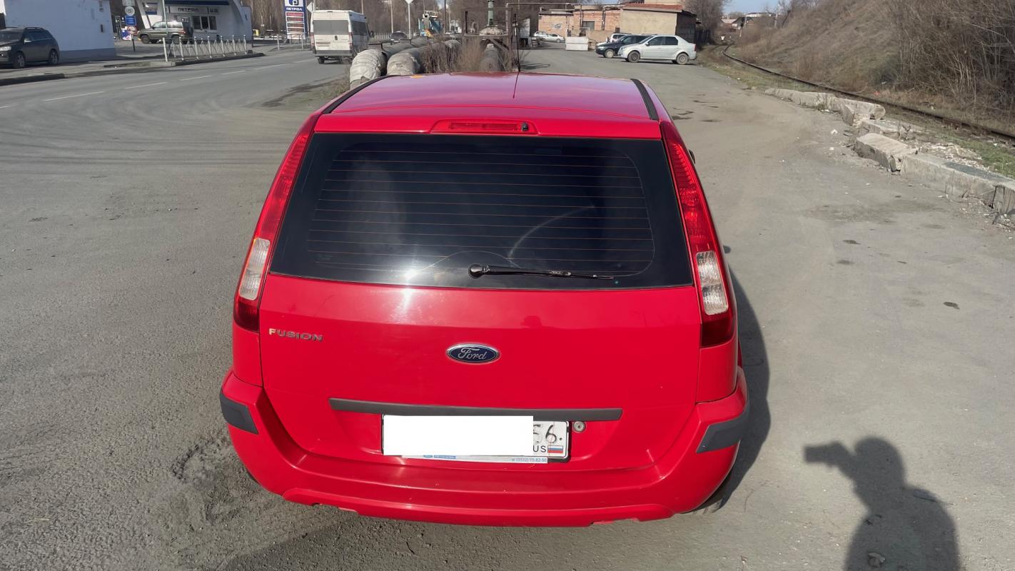 Продается Ford Fusion 2007 года

Комплектация :

- Электростеклоподъёмники.

- Аудио система. - Новотроицк