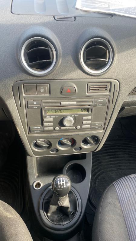 Продается Ford Fusion 2007 года

Комплектация :

- Электростеклоподъёмники.

- Аудио система. - Новотроицк