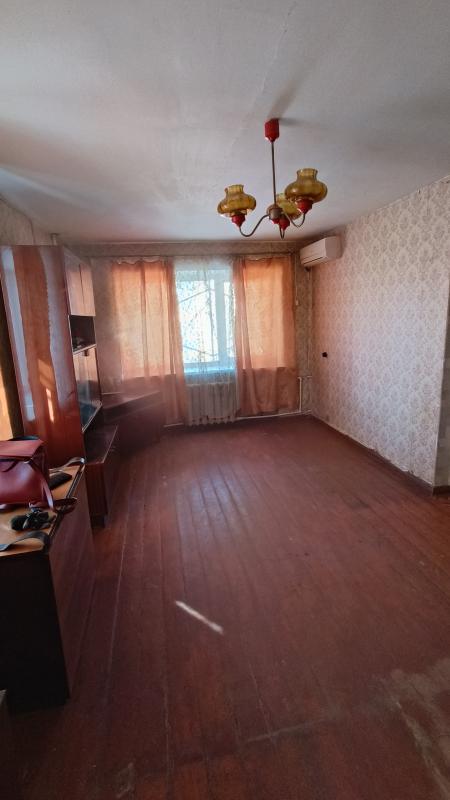 Продаётся 1 комнатная квартира общей площадью 32 квадратных метра на 4 этаже в кирпичном доме 1 собс - Новотроицк
