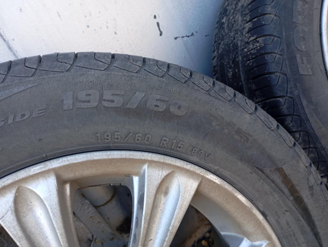 Продаю отличную, новую резину Formula 195/60 R 15 с литыми дисками. - Новотроицк