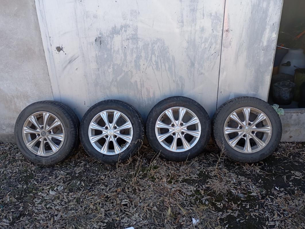 Продаю отличную, новую резину Formula 195/60 R 15 с литыми дисками. - Новотроицк