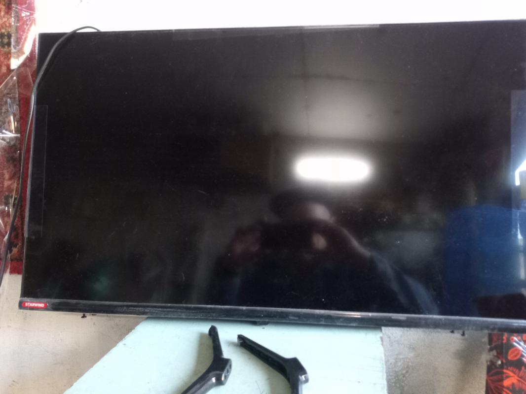 Продам  телевизор STARWIND  SW-LED32BG200 32", б/у в отличном состоянии г. - Новотроицк