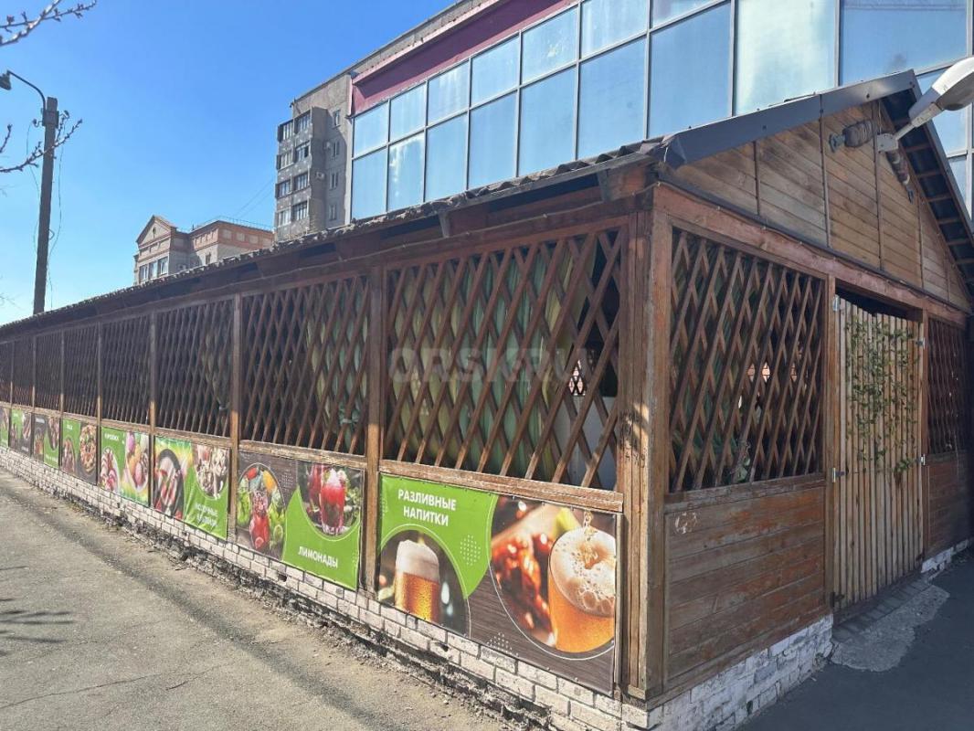 Продам летнее кафе ( деревянное, размер 7м*14м), имеется мебель ( из дерева) для летнего кафе, также - Орск