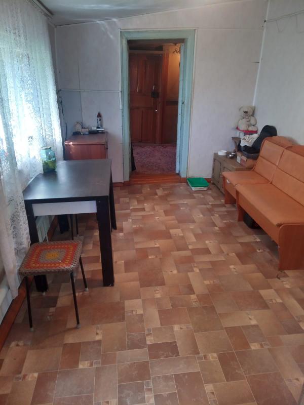 Продам дом на Юрге рядом магазины,остановка все в шаговой доступности в доме вода,туалет душевая каб - Новотроицк