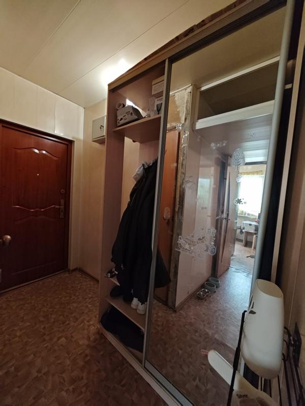 Продаётся двухкомнатная квартира в городе Новотроицке по адресу улица Библиотечная, дом 2А, располож - Новотроицк