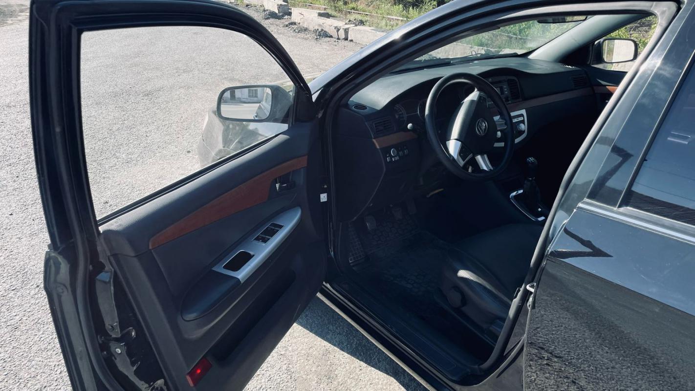 Пpодается LIFAN Solano 1.6 MT, 2012 года

1.6 Механика 106л.с. - Новотроицк