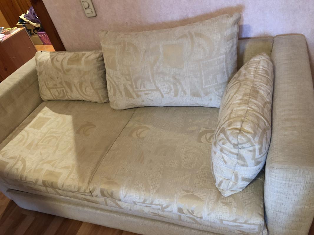 Продам диван раскладной, получается как двухспальная кровать. - Орск