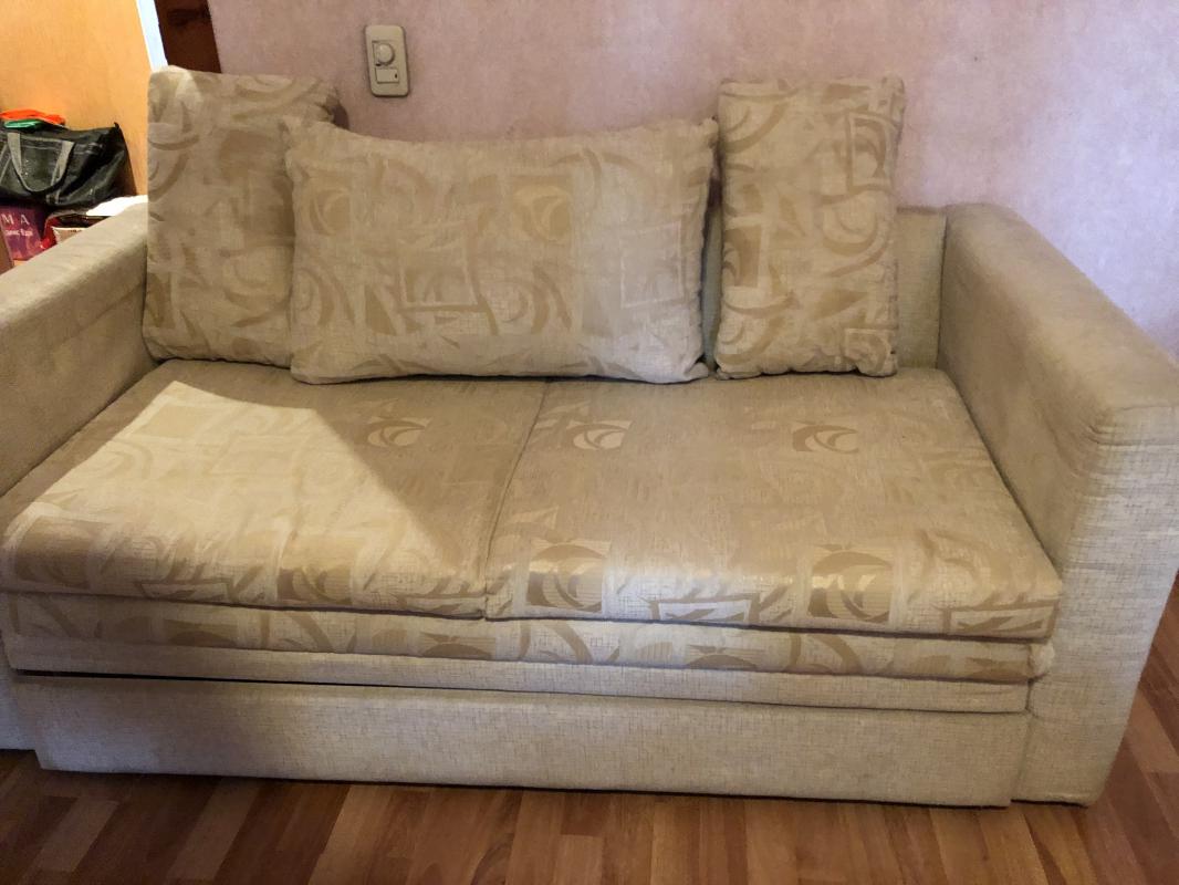 Продам диван раскладной, получается как двухспальная кровать. - Орск