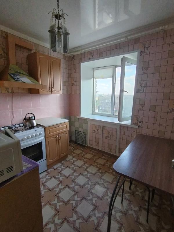 Предлагается к продаже однокомнатная квартира, расположенная на 5 этаже кирпичного дома по адресу ул - Гай