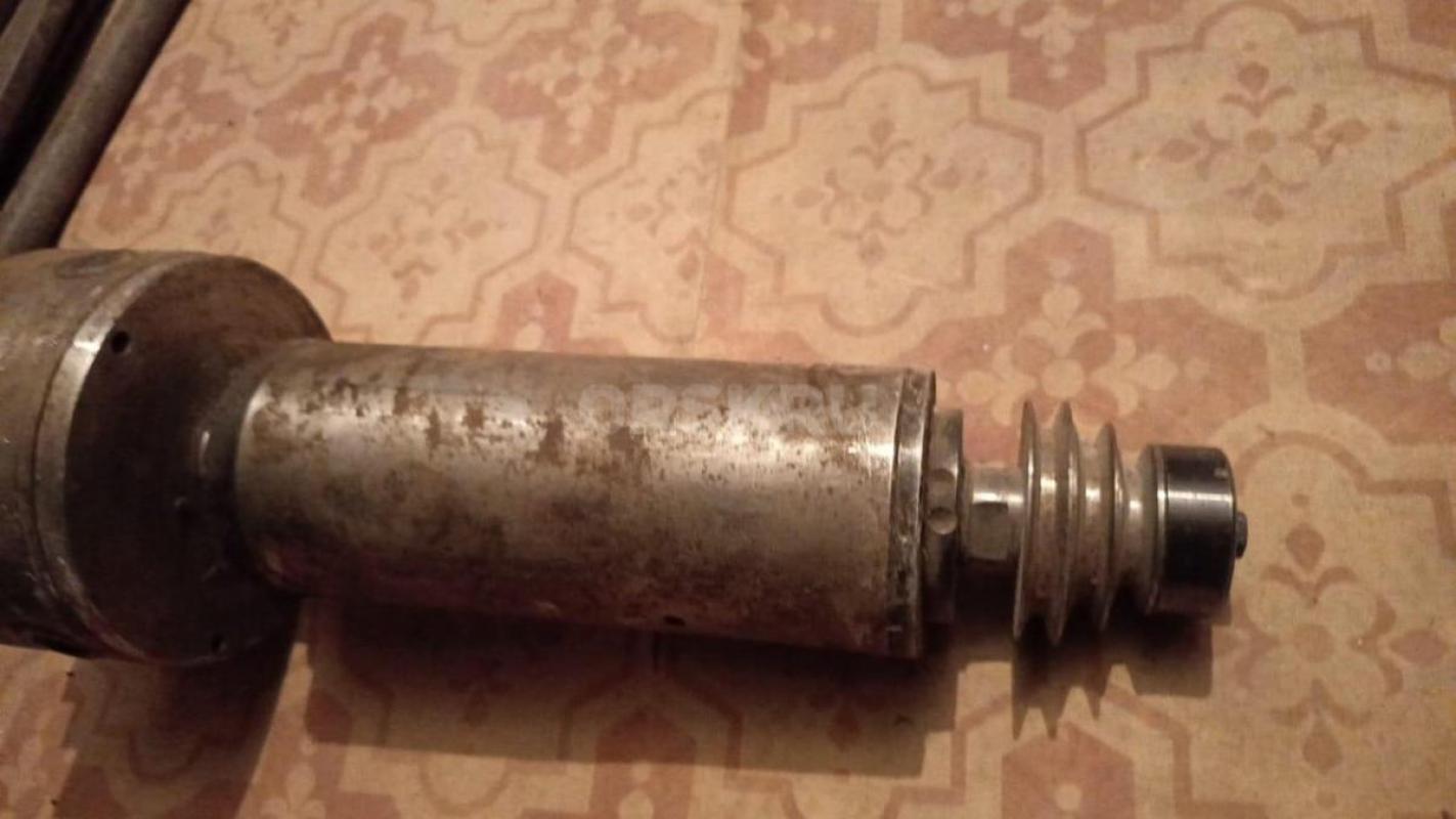 Патрон токарный трехкулачковый
с валом со шкивами
Наружный диаметр D -160
Внутренний диаметр D3-4 - Орск