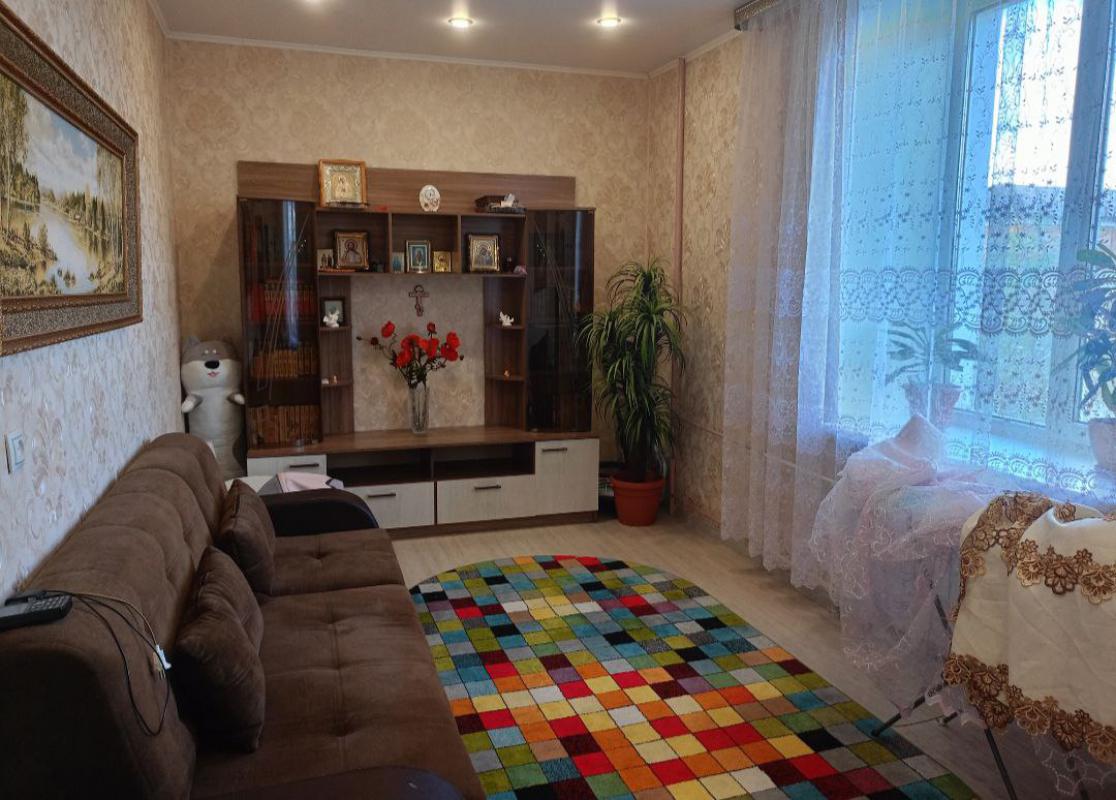 🏠 Продам 3-комнатную квартиру, на третьем этаже трёхэтажного дома, 90 кв. - Новотроицк