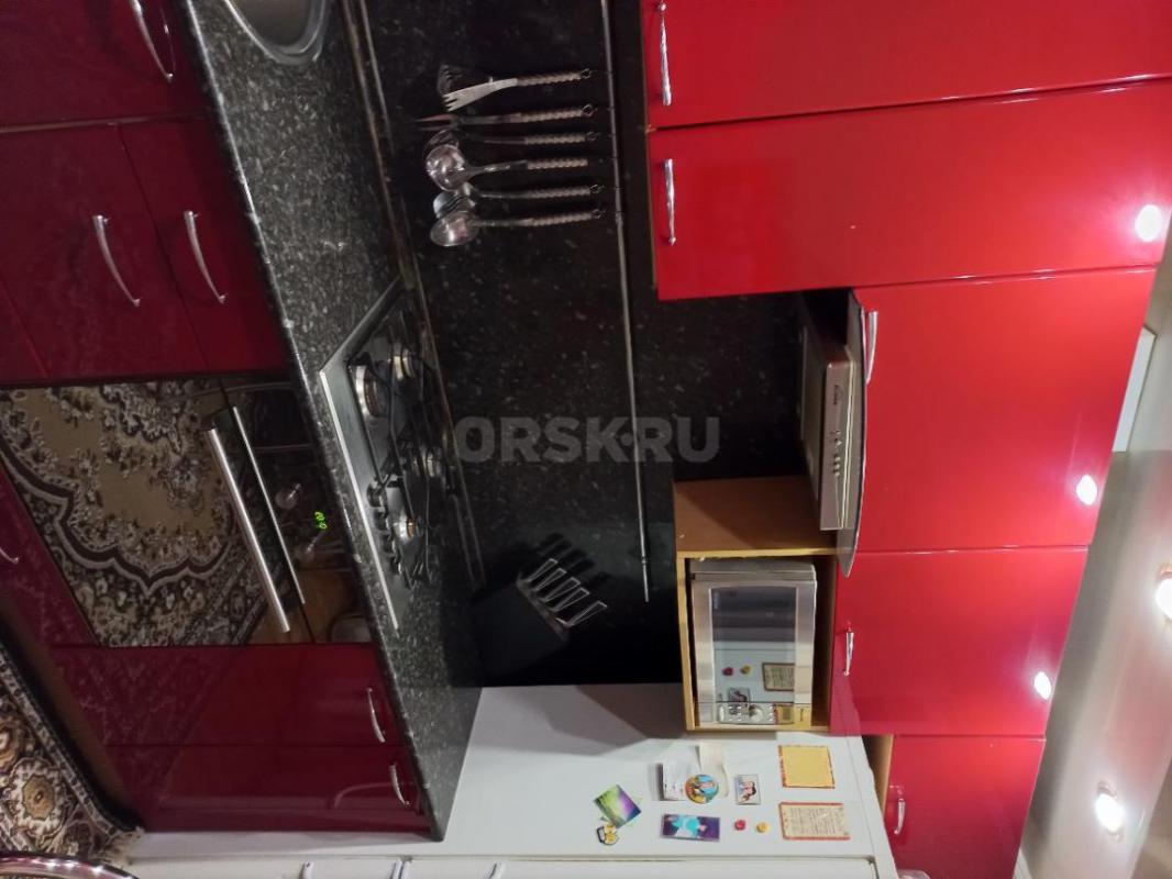 Срочно продам кухонный угловой гарнитур 140×235 в отличном состоянии. - Орск