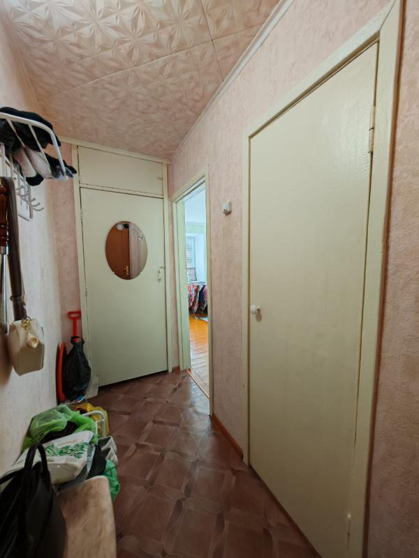 **Продается 1-комнатная квартира в центре Новотроицка**

Предлагаем вашему вниманию светлую и уютн - Новотроицк