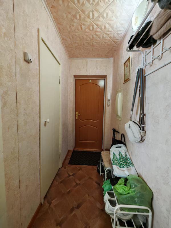 **Продается 1-комнатная квартира в центре Новотроицка**

Предлагаем вашему вниманию светлую и уютн - Новотроицк