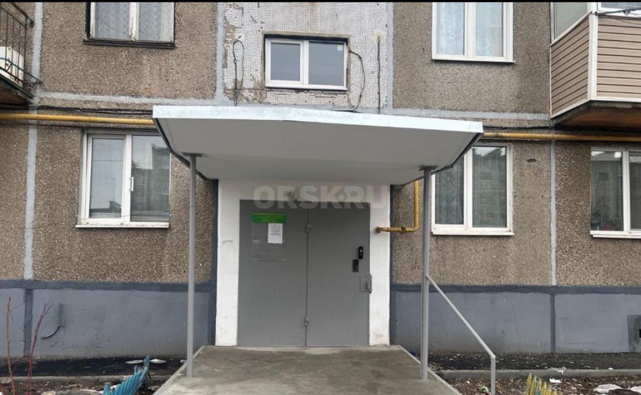 Продам 2-х комнатную теплую, светлую квартиру  в незатопляемой зоне города по адресу ул. - Орск