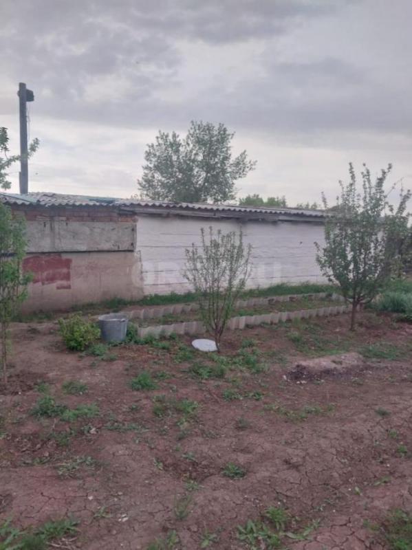 Продам дом,из шлакоблоков ,4 - комнаты, общая площадь 64 квадратных метров, плюс есть просторная  ве - Орск