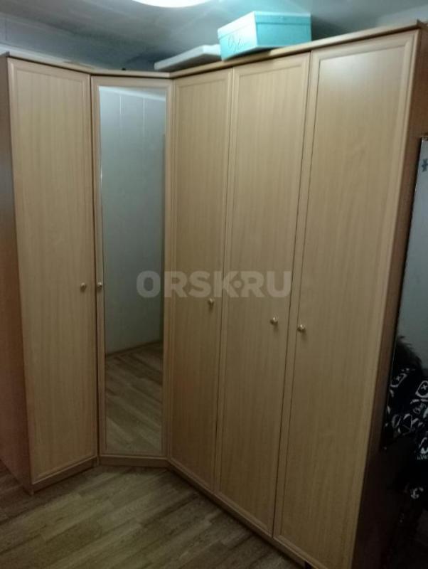 Сдается 2-х комнатная квартира на площади Васнецова, только на длительный срок , семейной паре, B кв - Орск