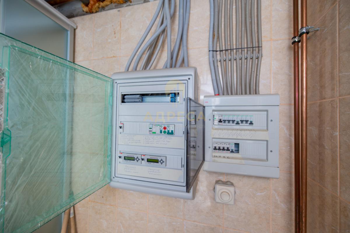 Продаётся коммерческое отдельно стоящее капитальное зданиеОсновные характеристики:&bull; Общая п - Оренбург