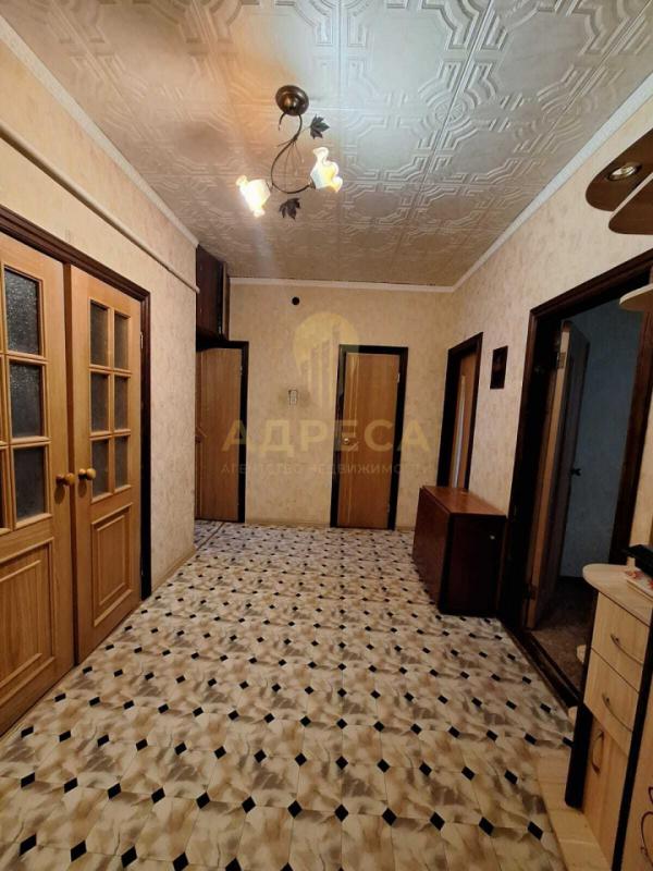 Большая трех комнатная квартира в центре города! - Оренбург