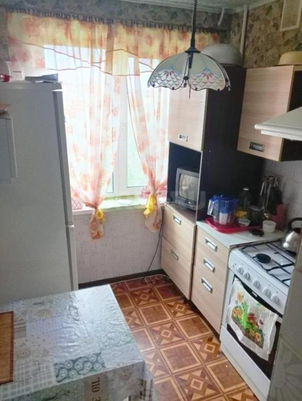 Продаётся 2 комнатная квартира на 4 этаже 5 этажного панельного дома по адресу: ул. - Орск