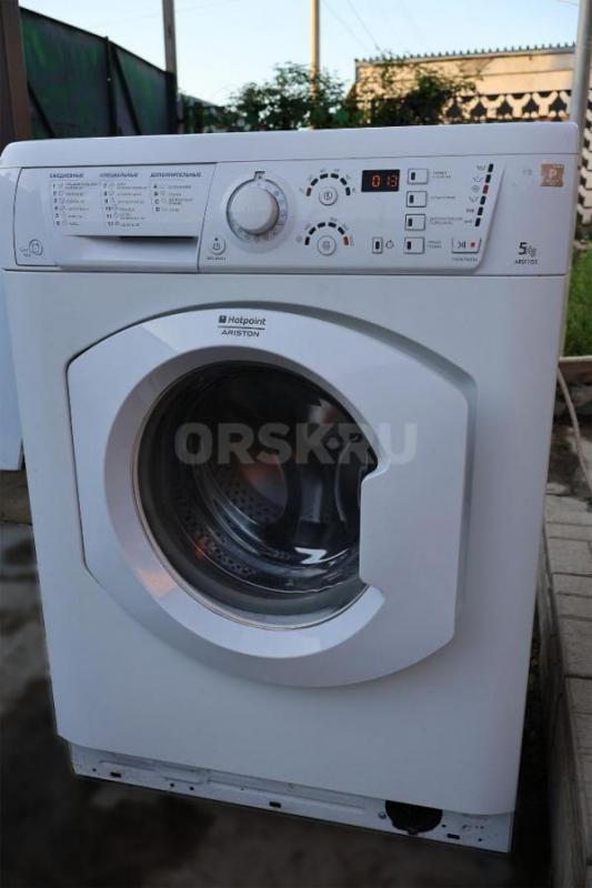 Стиральную машину Hotpoint ARISTON. - Орск