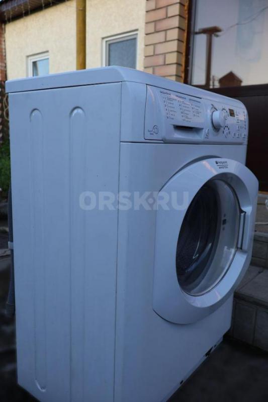 Стиральную машину Hotpoint ARISTON. - Орск