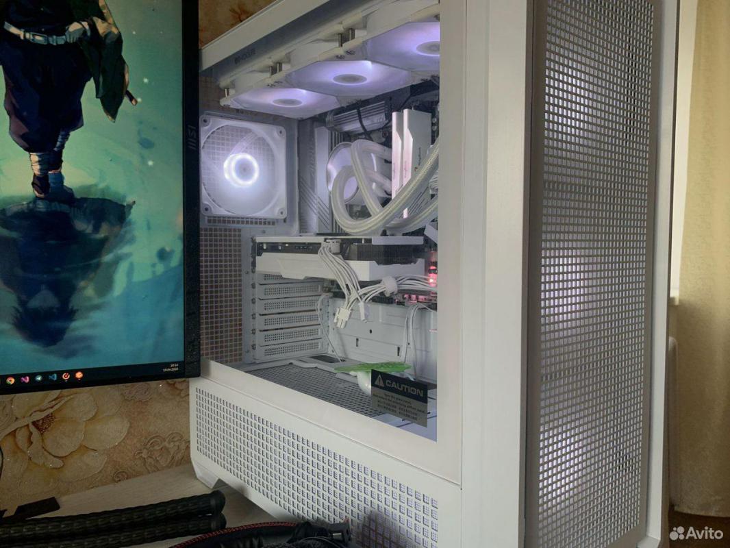 Игровой белый компьютер 3060 + 7500f

За компьютер не стыдно, собирал на апгрейд, все детали прем в - Гай