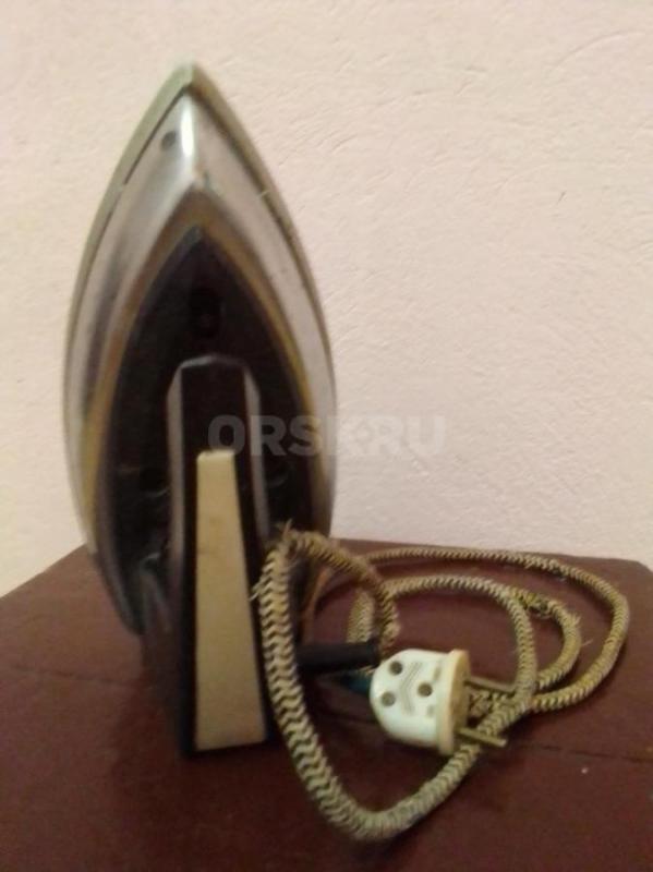 Утюг рабочий, нагревается быстро - Орск