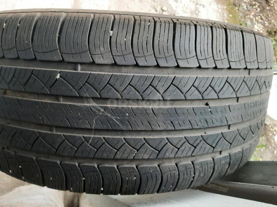MICHELIN LATITUDE Tour HP 255/55/R18 3 шт, без боковых порезов и грыж - Орск